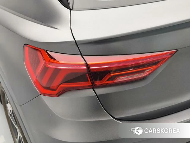Audi Q3 Sportback 2020 Темно-серый из Китая, фото 2
