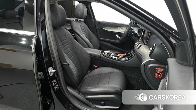 Mercedes-Benz E-Class W213 2018 Черный из Кореи, фото 2
