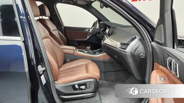 BMW X5 (G05) 2021 Черный из Кореи, фото 2