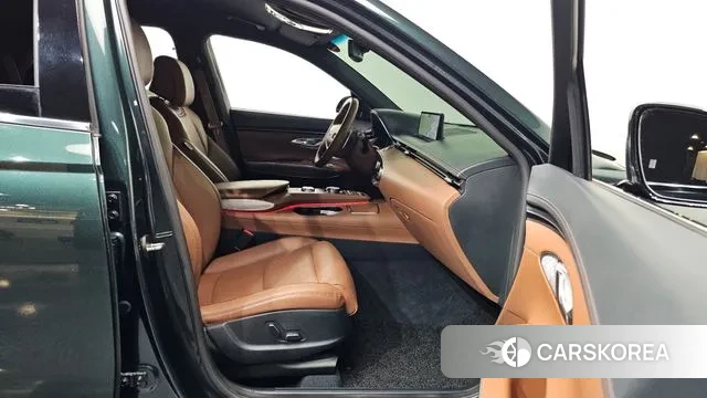 Genesis GV70 2021 Темно-зеленый из Кореи, фото 2