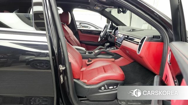 Porsche Cayenne (PO536) 2019 Черный из Кореи, фото 2