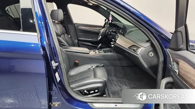 BMW 5 Series (G30) 2018 Синий из Кореи, фото 2