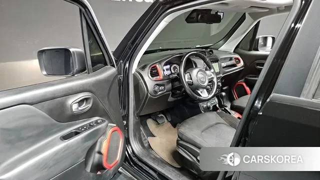 Jeep Renegade 2018 Черный из Кореи, фото 2