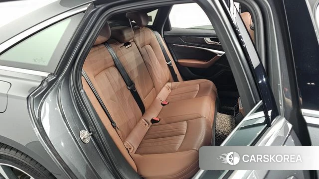 Audi A6 (C8) 2021 Серый из Кореи, фото 2