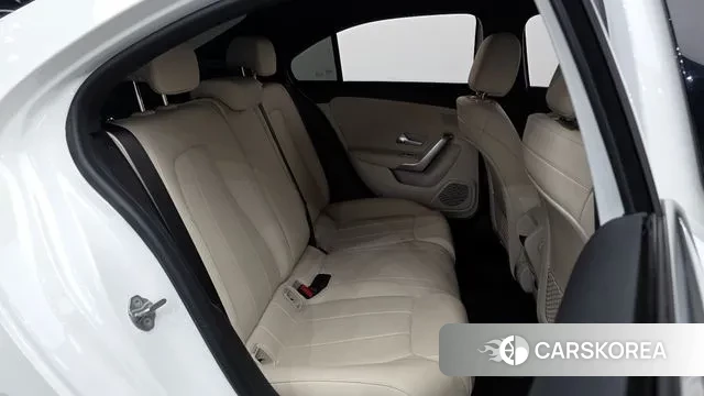 Mercedes-Benz A-Class W177 2021 Белый из Кореи, фото 2