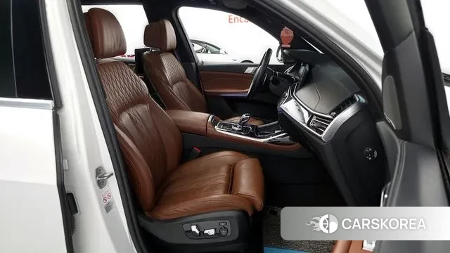 BMW X7 (G07) 2022 Белый из Кореи, фото 2