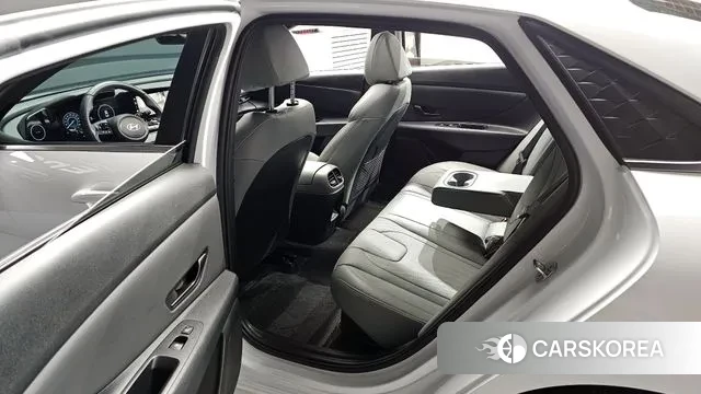 Hyundai The New Avante Hybrid (CN7) 2023 Белый из Кореи, фото 2