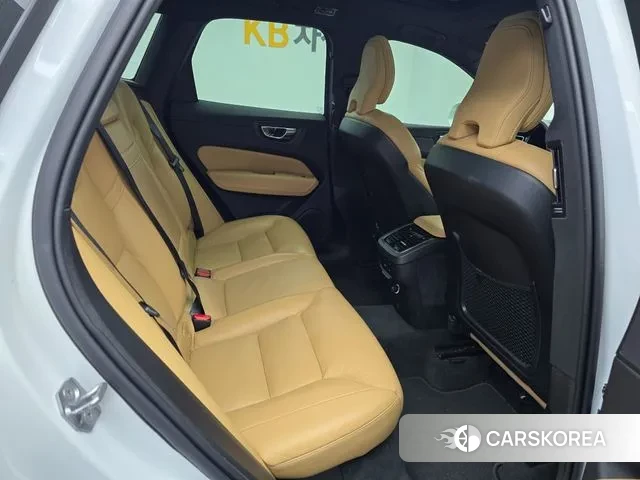 Volvo XC60 second Generation 2019 Белый из Кореи, фото 2