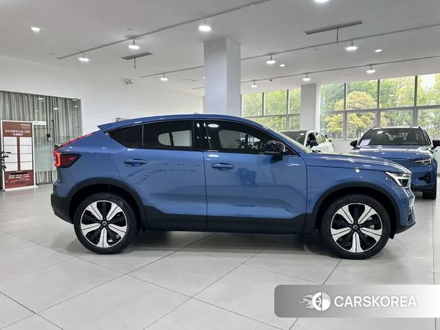 Volvo C40 EV 2023 Синий из Китая, фото 2