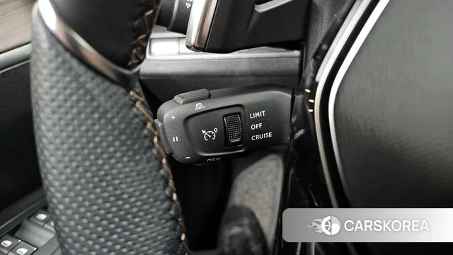 Peugeot 5008 second generation 2024 Серый из Кореи, фото 2