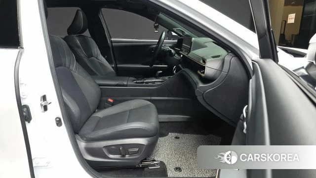 Toyota Crown Crossover 2023 Белый из Кореи, фото 2