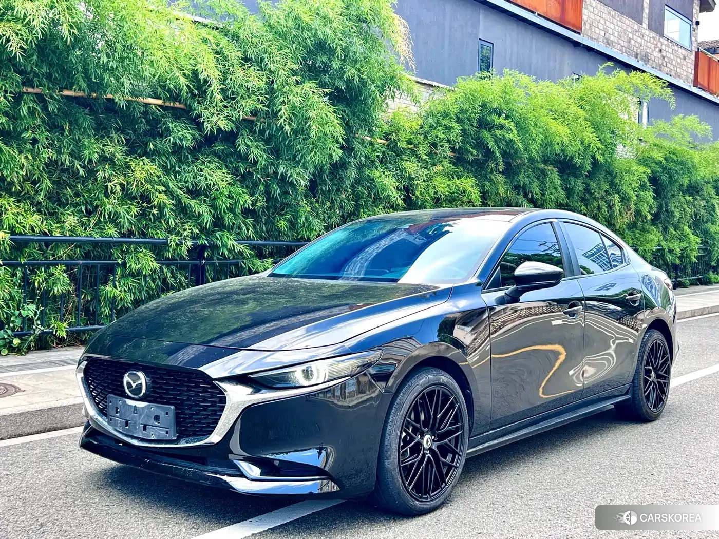 Mazda 3 2023 Черный из Китая, фото 2