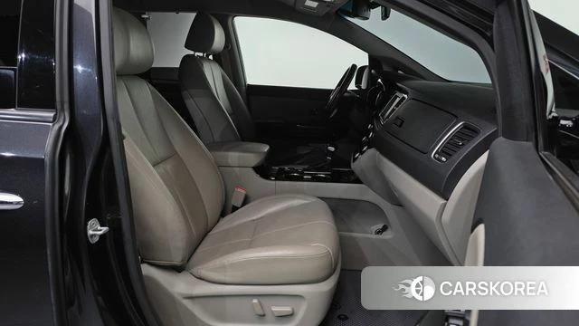 Kia The New Carnival 2018 Черный из Кореи, фото 2