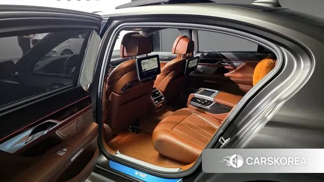 BMW 7 Series (G11) 2018 Черный из Кореи, фото 2