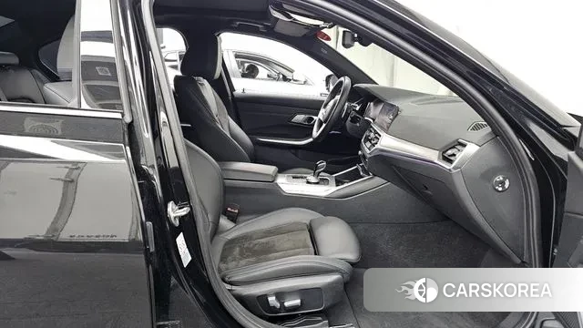 BMW 3 Series (G20) 2022 Черный из Кореи, фото 2