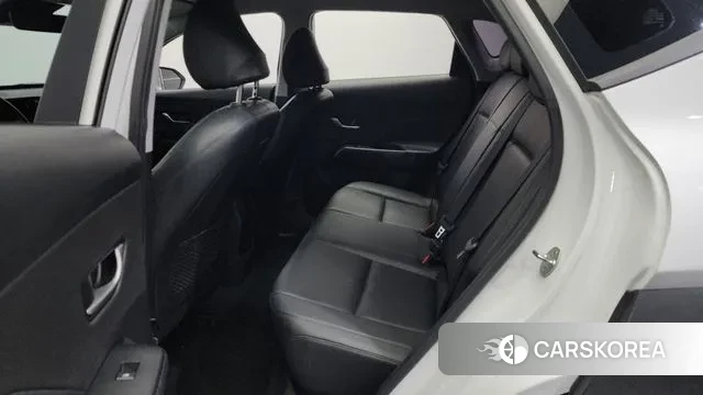 Hyundai Kona (SX2) 2023 Белый из Кореи, фото 2