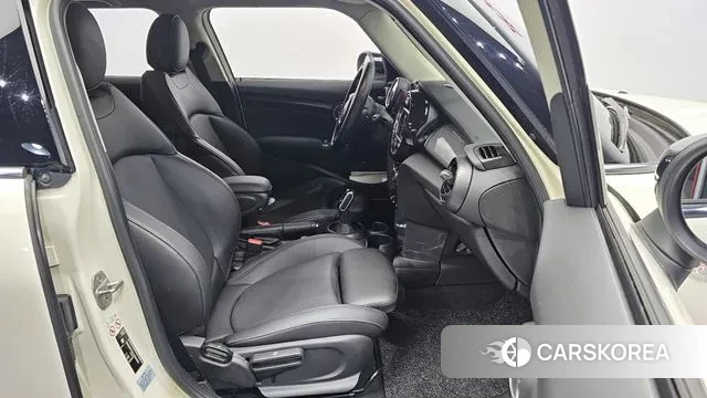 Mini Cooper 2020 Жемчужный цвет из Кореи, фото 2