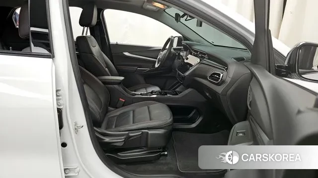 Chevrolet (GM Daewoo) Bolt EUV 2023 Белый из Кореи, фото 2