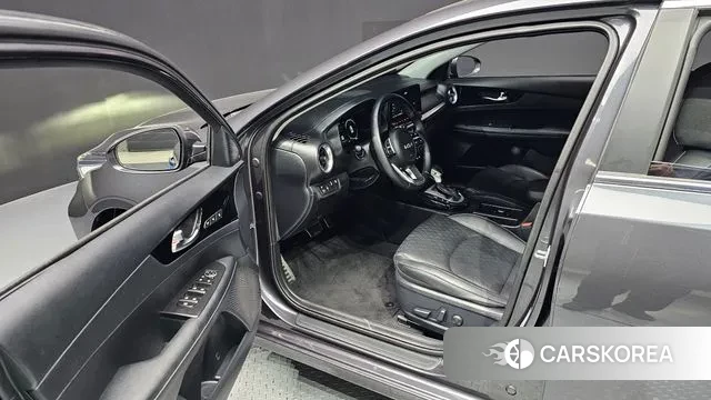 Kia The New K3 2nd generation 2023 Серый из Кореи, фото 2