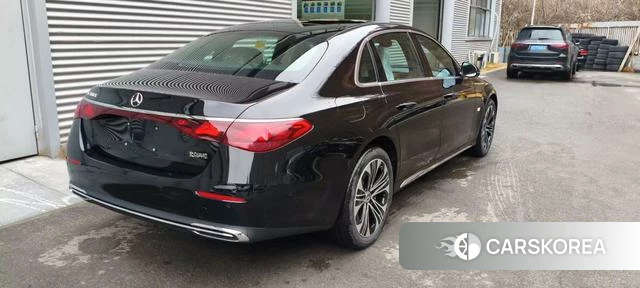 Mercedes-Benz E-class 2026 Черный из Китая, фото 2