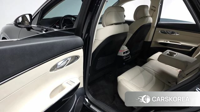 Genesis GV70 2023 Черный из Кореи, фото 2