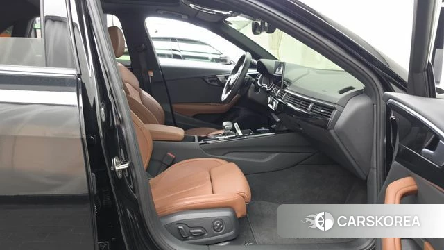 Audi A4 (B9) 2021 Черный из Кореи, фото 2