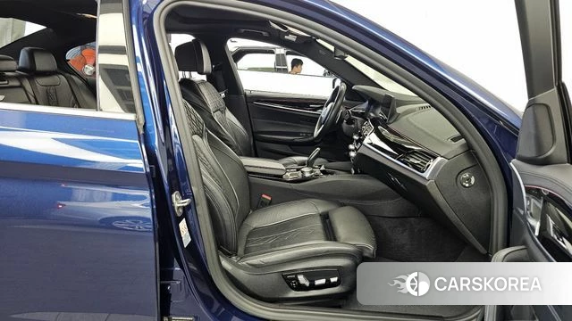 BMW 5 Series (G30) 2019 Синий из Кореи, фото 2