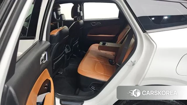 Kia Sportage 5th Generation Hybrid 2023 Белый из Кореи, фото 2