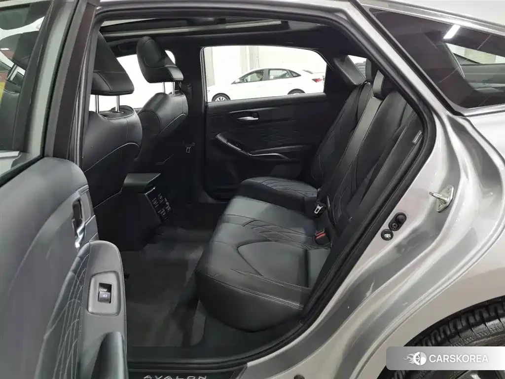 Toyota Avalon 2022 Silver/gray из Китая, фото 2