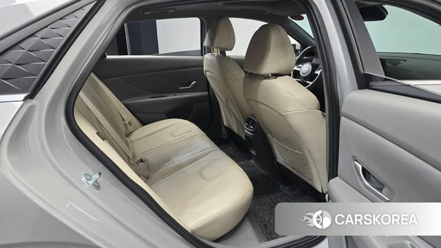 Hyundai The New Avante (CN7) 2024 Серебристо-серый из Кореи, фото 2