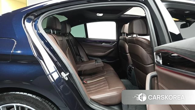 BMW 5 Series (G30) 2021 Черный из Кореи, фото 2