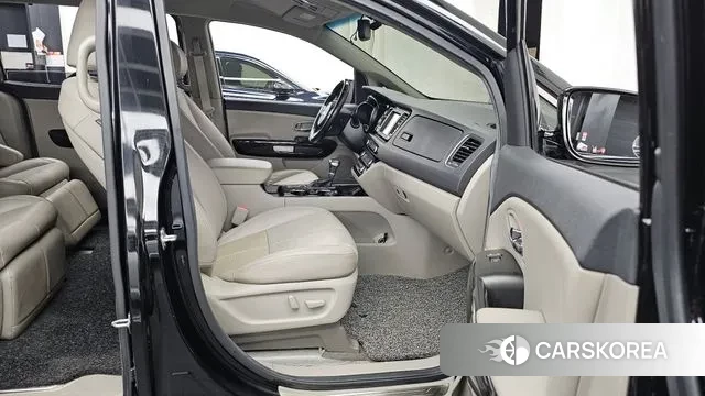 Kia The New Carnival 2018 Черный из Кореи, фото 2