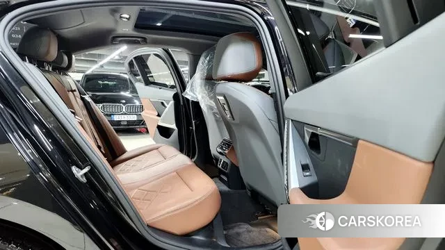 BMW 5 Series (G60) 2024 Черный из Кореи, фото 2