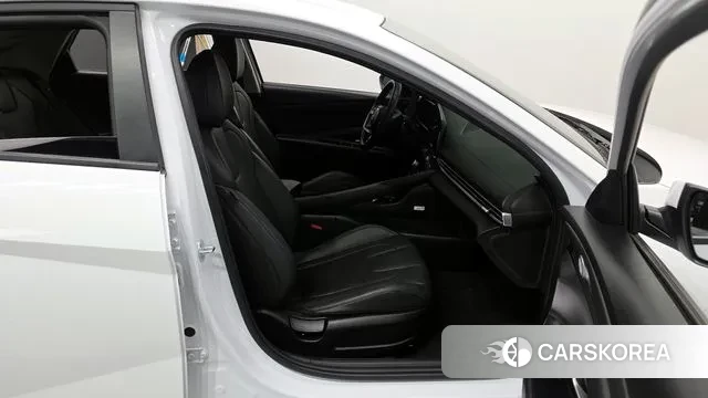 Hyundai The New Avante (CN7) 2024 Белый из Кореи, фото 2