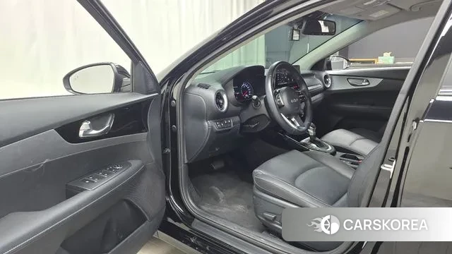 Kia The New K3 2nd generation 2021 Черный из Кореи, фото 2