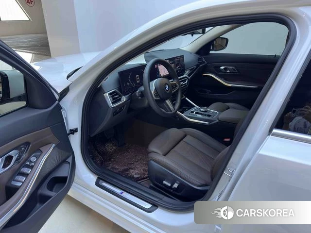 BMW 3 series 2023 Белый из Китая, фото 2