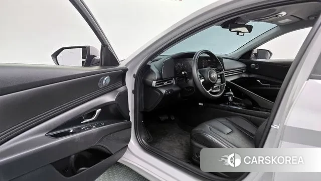 Hyundai The New Avante (CN7) 2025 Серебристо-серый из Кореи, фото 2