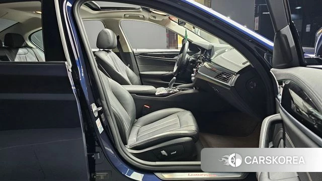 BMW 5 Series (G30) 2018 Синий из Кореи, фото 2