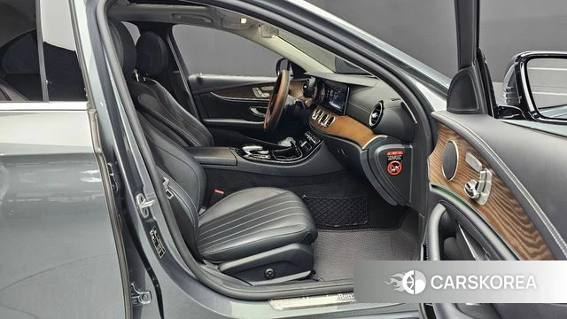 Mercedes-Benz E-Class W213 2019 Серый из Кореи, фото 2