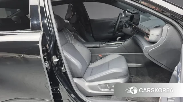 Toyota Crown Crossover 2023 Черный из Кореи, фото 2