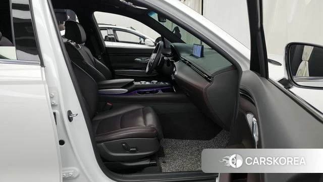 Genesis GV70 2021 Белый из Кореи, фото 2