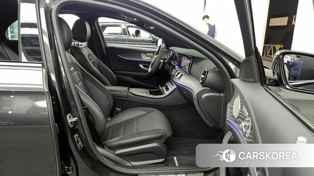 Mercedes-Benz E-Class W213 2022 Серый из Кореи, фото 2