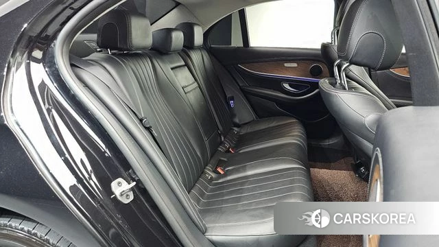 Mercedes-Benz E-Class W213 2019 Черный из Кореи, фото 2