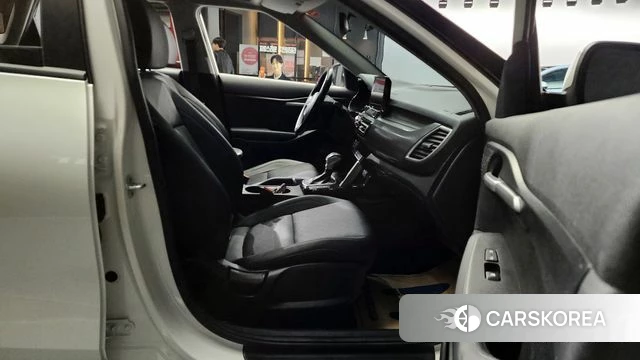 Kia Seltos 2022 Белый из Кореи, фото 2