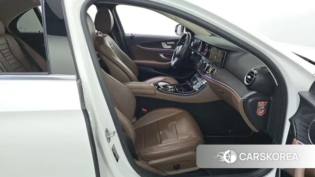 Mercedes-Benz E-Class W213 2018 Белый из Кореи, фото 2