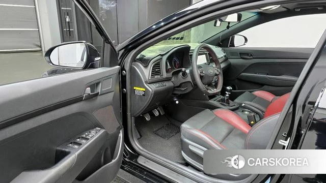 Hyundai Avante AD 2018 Черный из Кореи, фото 2