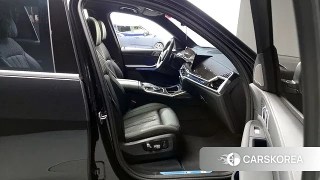 BMW X7 (G07) 2025 Черный из Кореи, фото 2