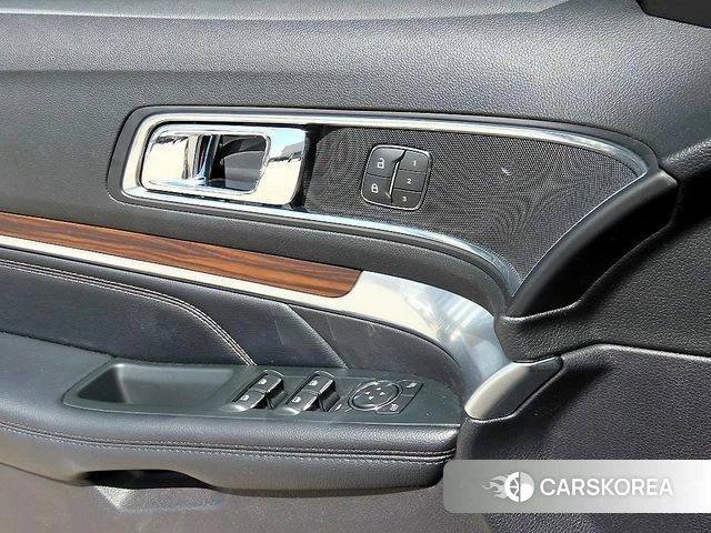 Ford Explorer 2019 Белый из Кореи, фото 2