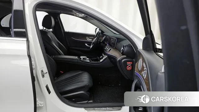 Mercedes-Benz E-Class W213 2019 Белый из Кореи, фото 2