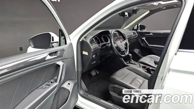 Volkswagen Tiguan second Generation 2020 Белый из Кореи, фото 2